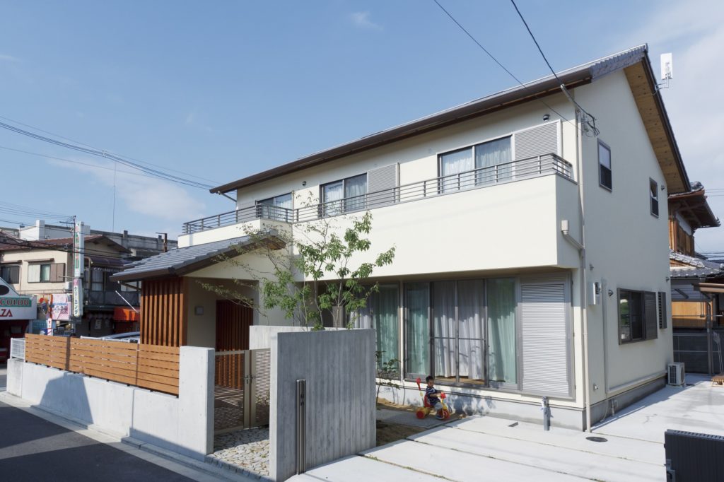 和風×ナチュラルな空間　畳リビング＆縁側のある木の家