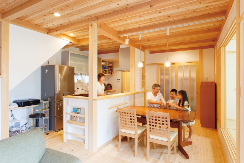 セカンドライフは木の家で　コンパクトかつ便利に住まう