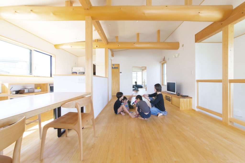 2階リビングからの眺望は抜群　海の見える木の家