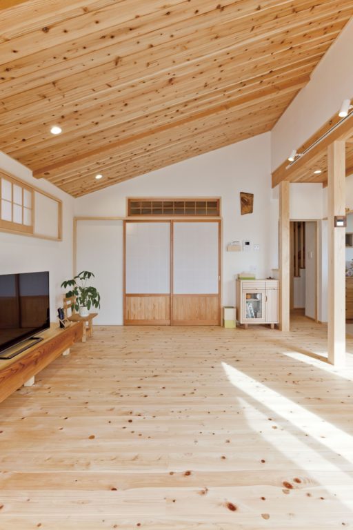 自然素材のあったか木の家　高台バルコニーの眺めが◎